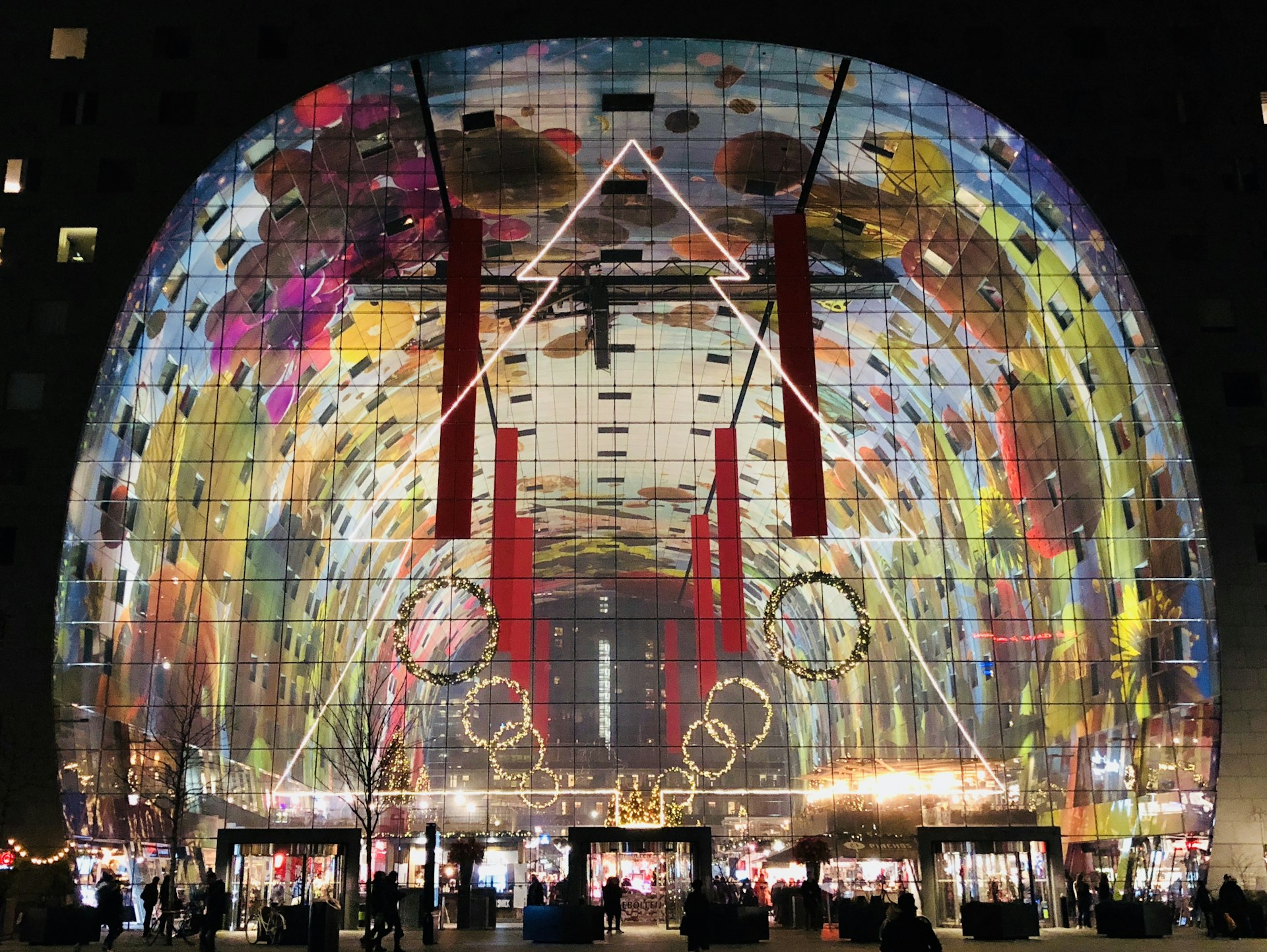 gray computer monitor