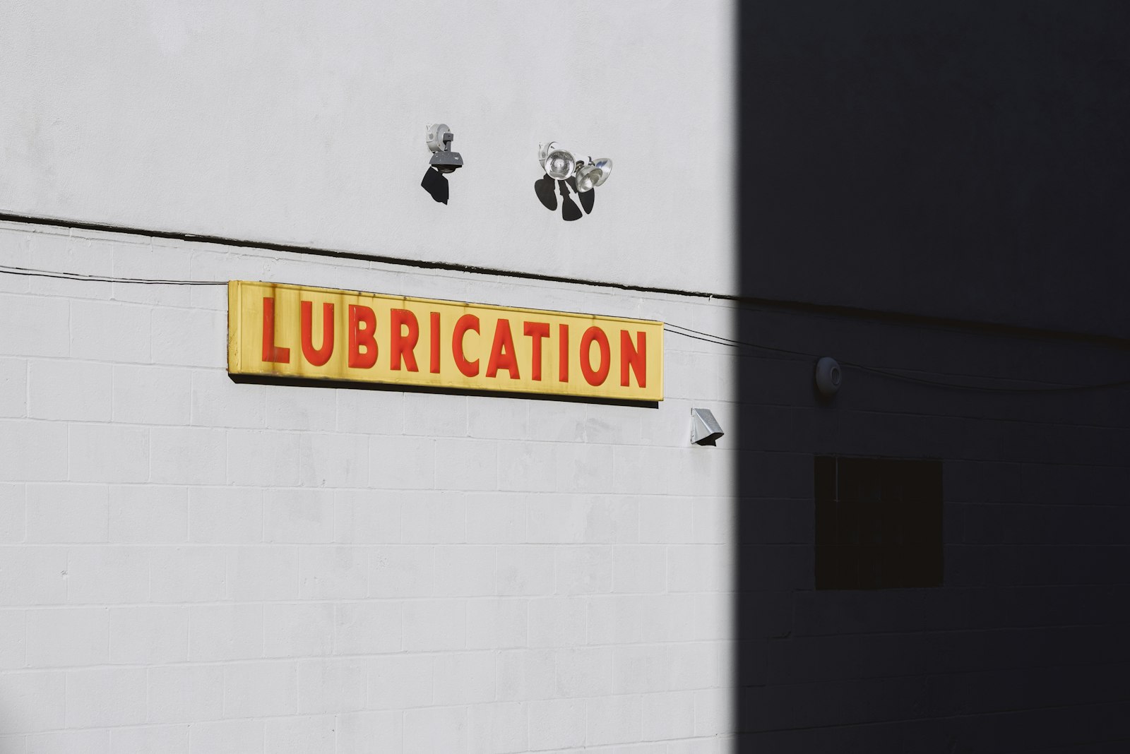 Nikon D750 + Sigma 85mm F1.4 EX DG HSM sample photo. Lubrication signage photography