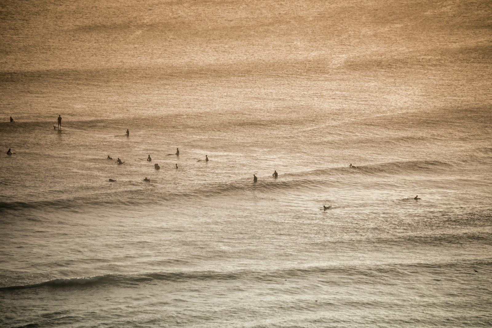 Canon EOS 5D Mark II + Canon EF 70-300mm F4.5-5.6 DO IS USM sample photo. Group of people swimming photography