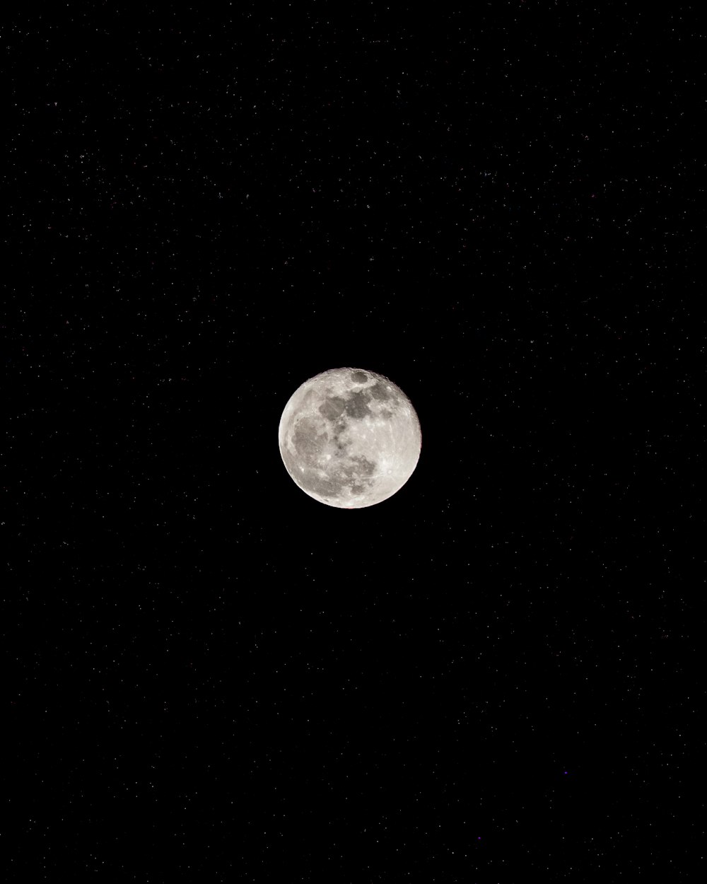 Luna llena durante la noche