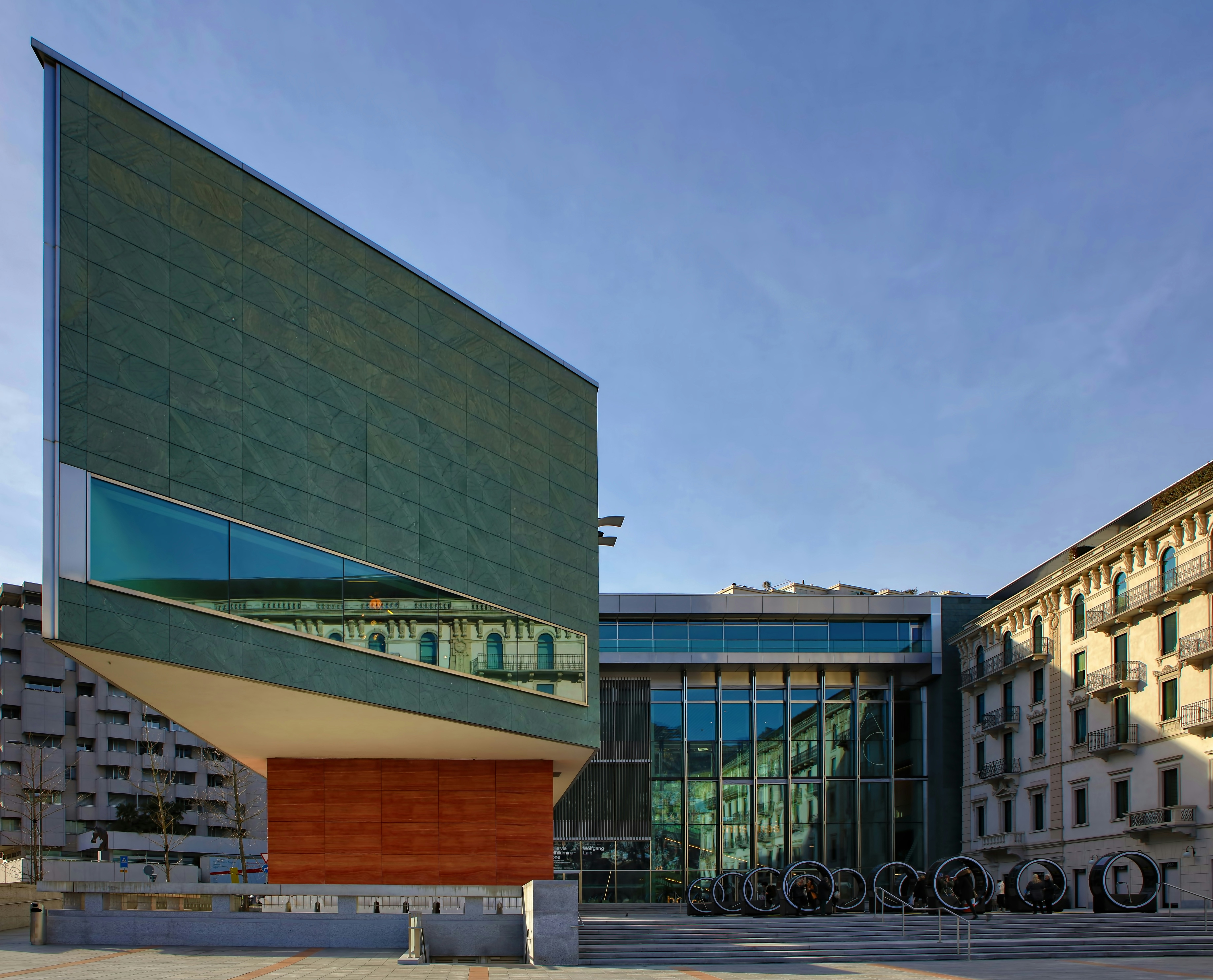 The Essay as Art Form: Creative Nonfiction's Literary Claims