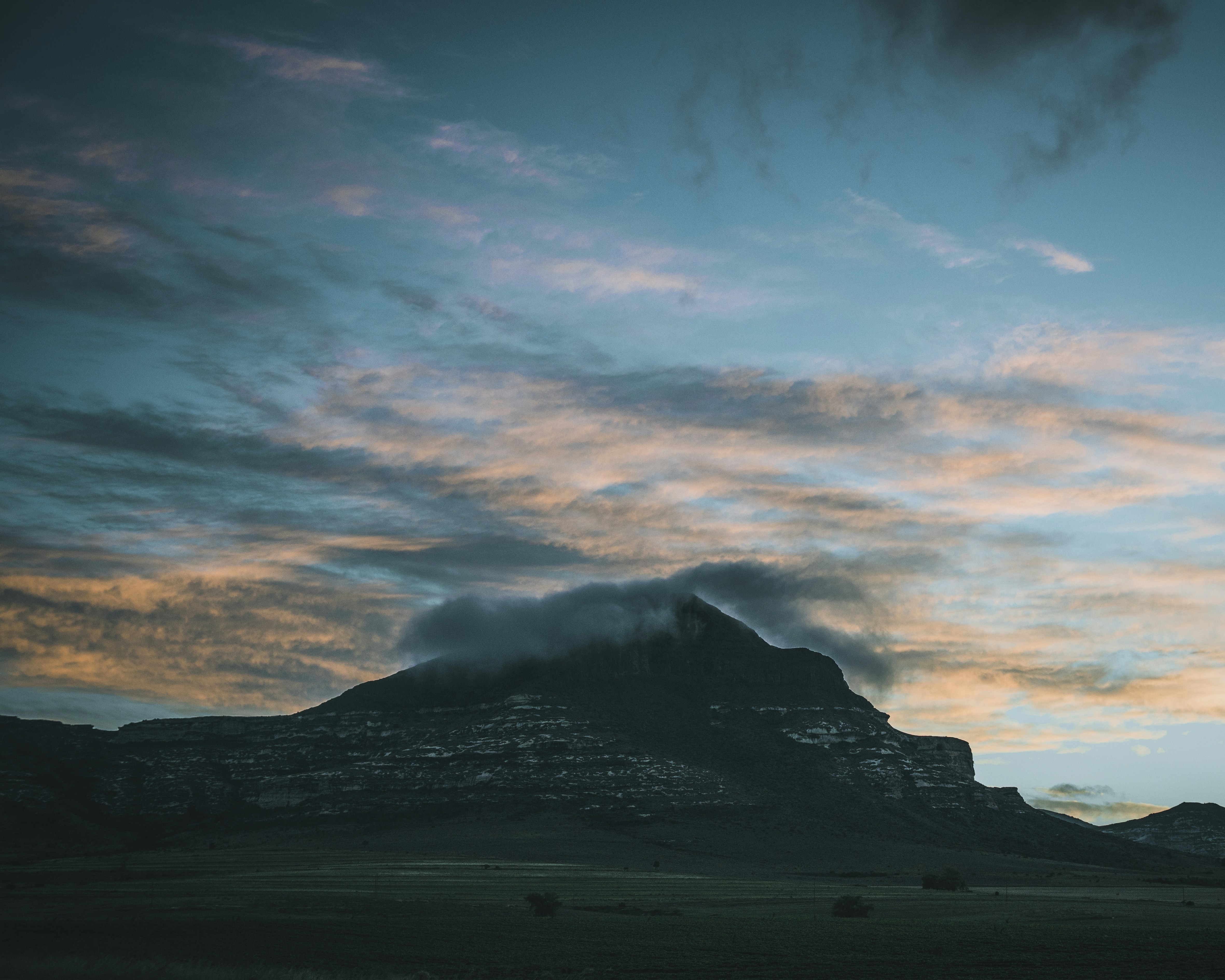 photo-1514980237381-40be137d72c5?ixlib=rb-1.2.1&ixid=eyJhcHBfaWQiOjEyMDd9&auto=format&fit=crop&w=1250&q=80