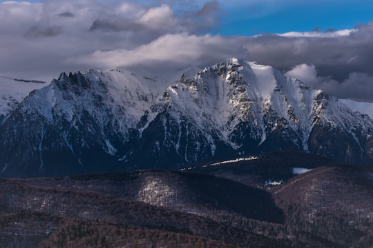 photo of Predeal Mountain range near Leaota