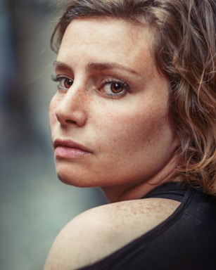 rule of thirds for photo composition,how to photograph tiramisu; portrait photography of woman wearing black top