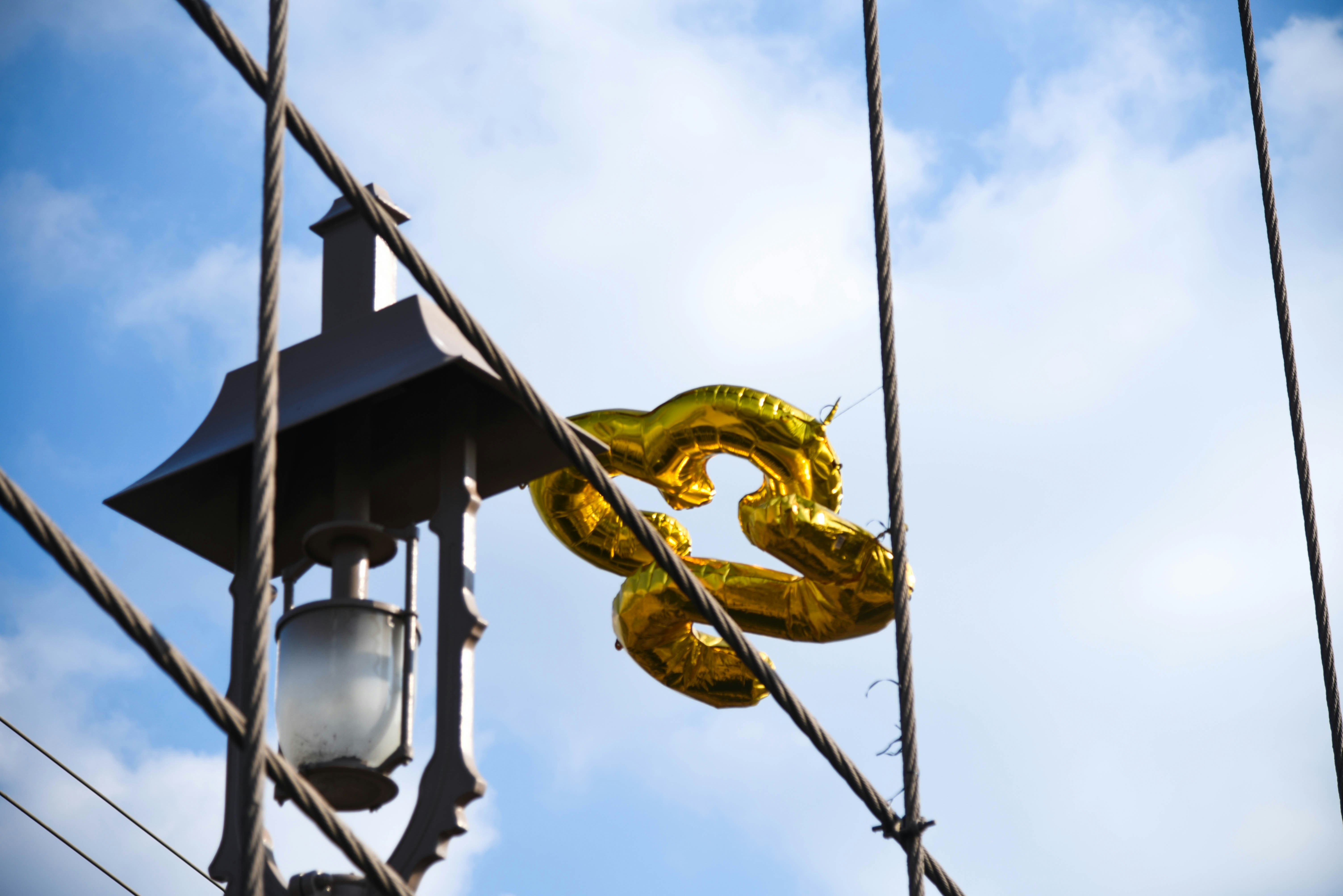 photo-1515039926385-6bbeaf211403?ixid=M3wxMjA3fDB8MXxzZWFyY2h8MTIzfHxnb2xkJTIwbmV3c3xlbnwwfHx8fDE3MzQ1NTAwNzd8MA%5Cu0026ixlib=rb-4.0.3