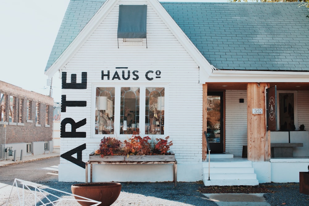 foto del edificio Arte Haus Co durante el día