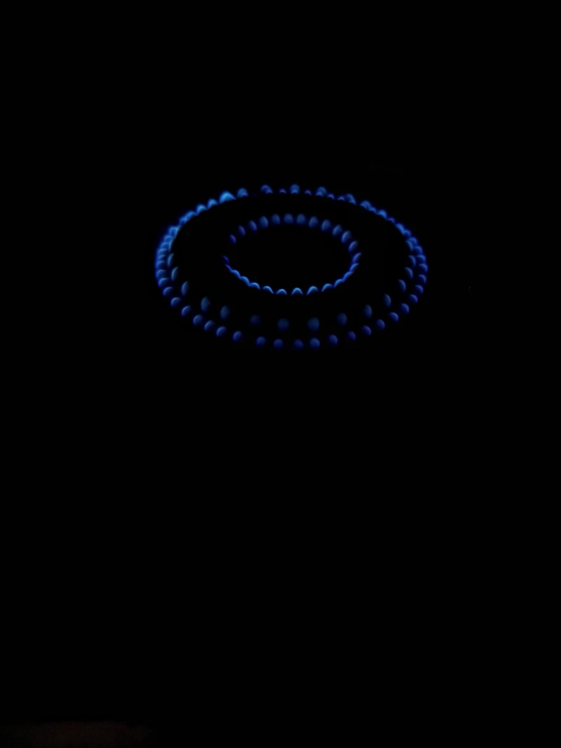 Blue ring of flame from a clean gas burner