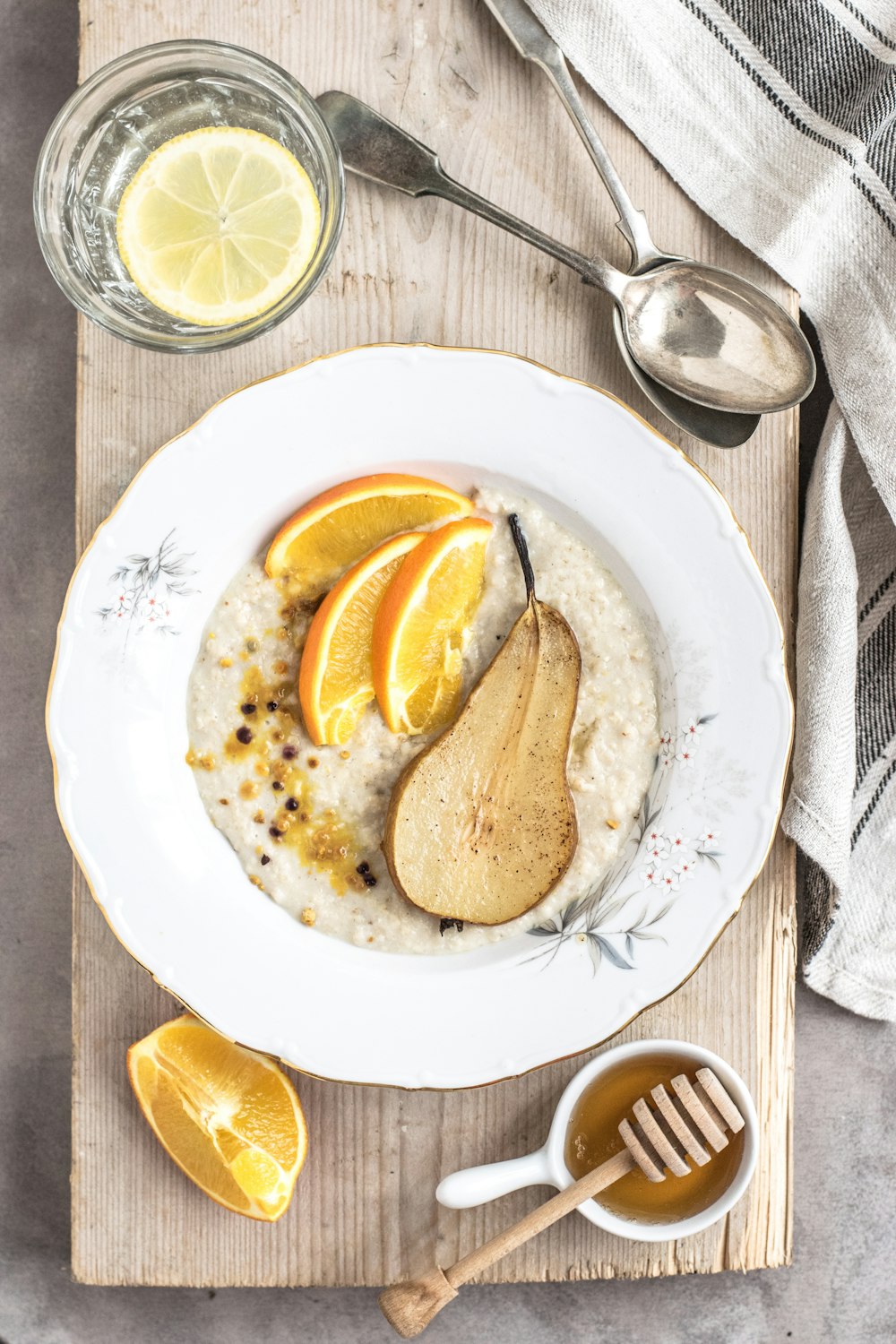 sliced of orange on bowl