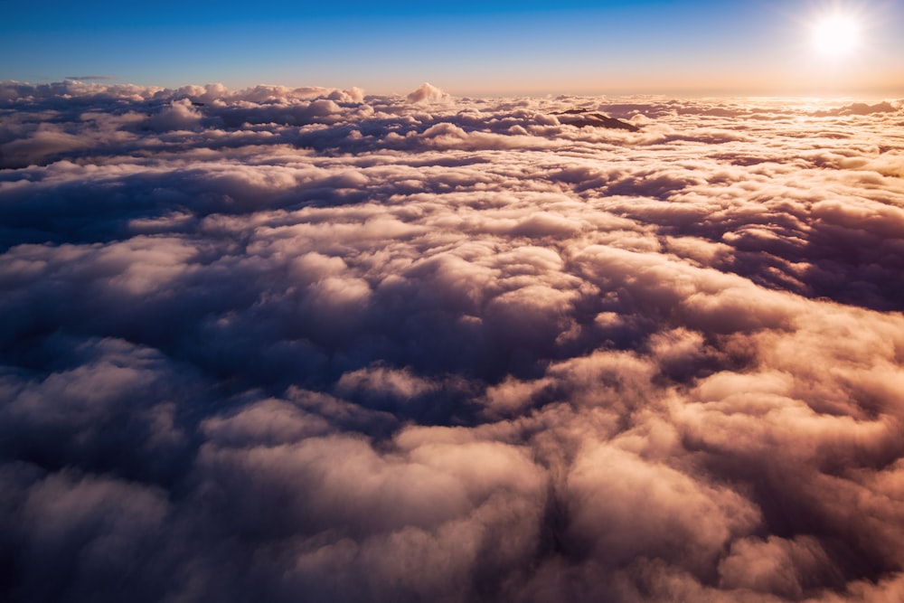 日の出の雲