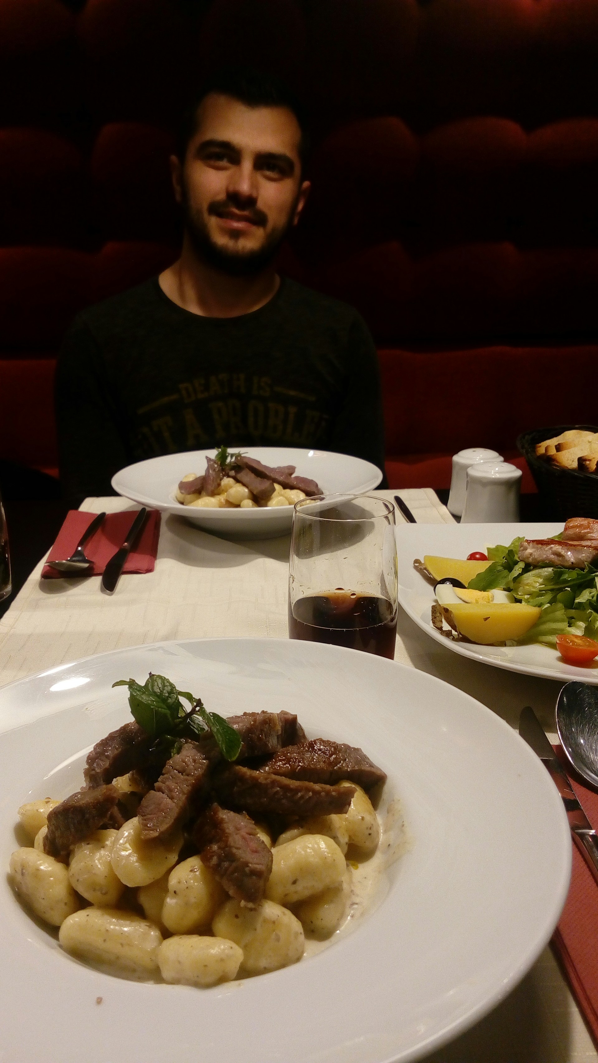 black and white bed linen