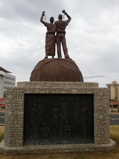 A symbolic image of broken chains representing the end of political protection after the Bronco’s fall.