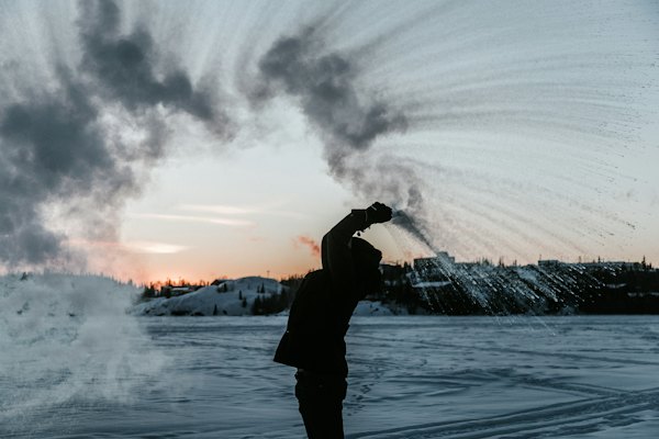 Boiling water thrown into minus thirty and turning to snow — Yellowknife, Canada