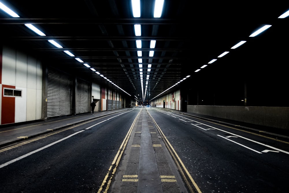 地下鉄道路