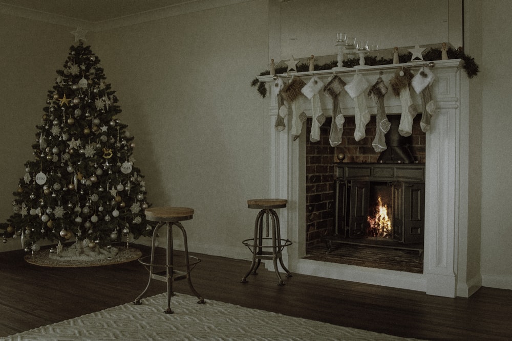 Christmas Fireplace Pictures Download Free Images On Unsplash