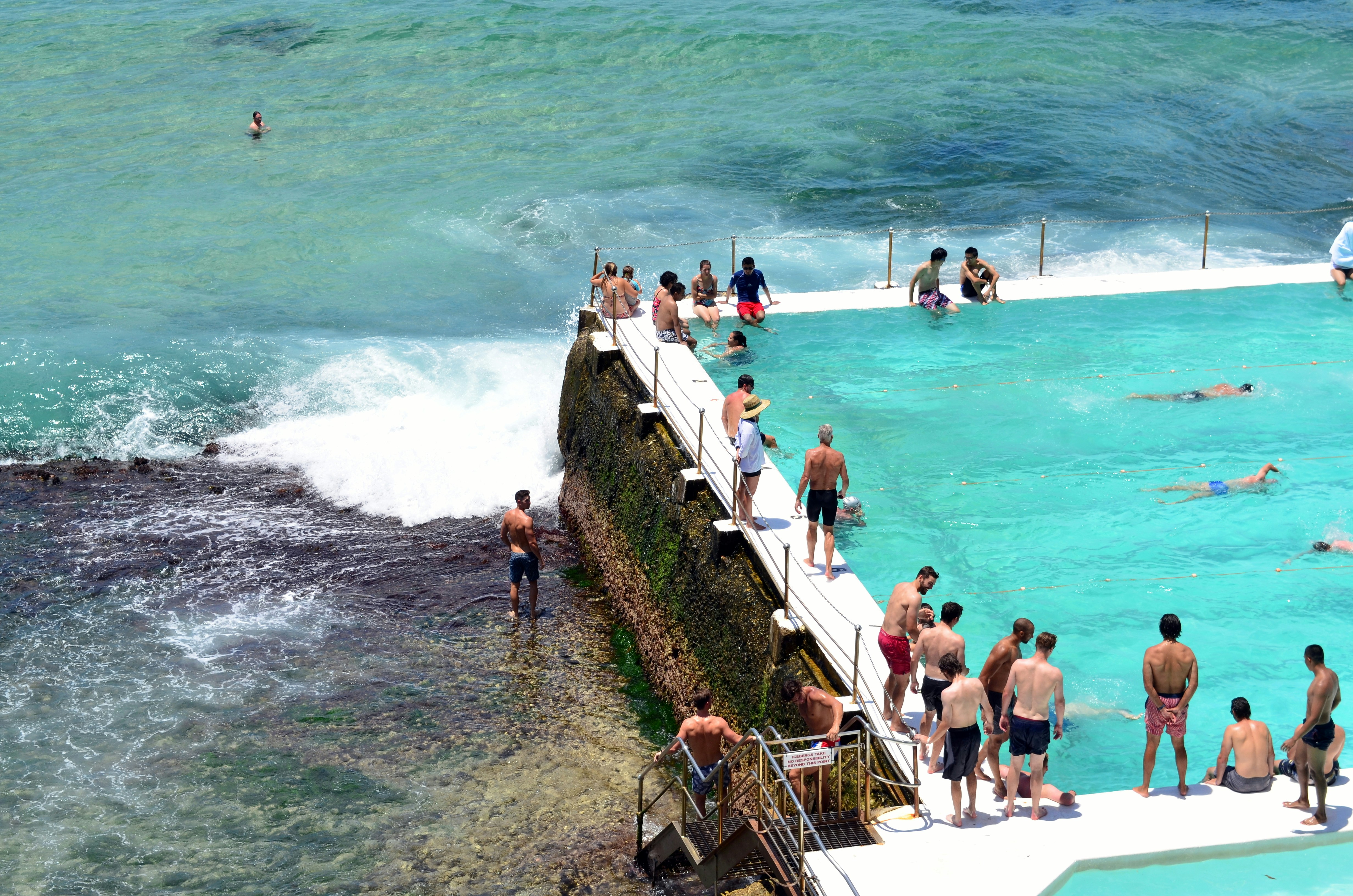 Free Icebergs Dining Room And Bar Image On Unsplash