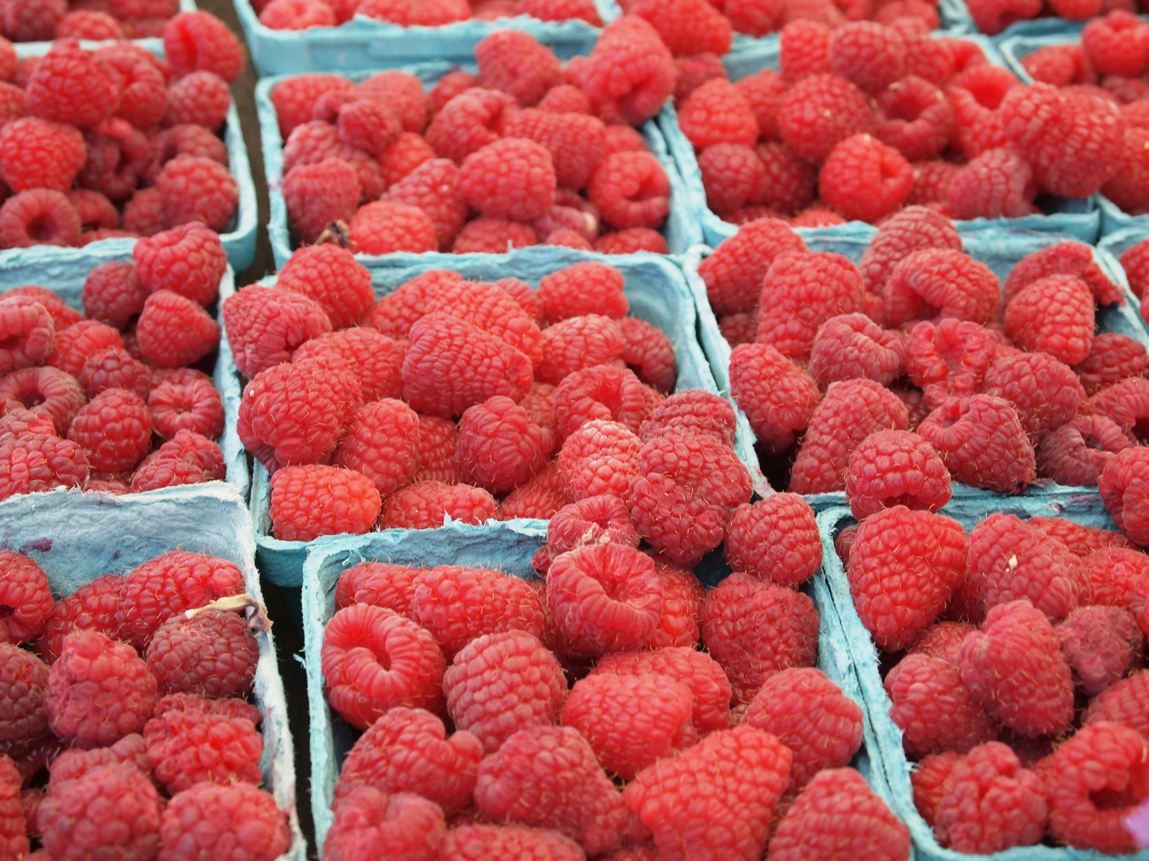 Premium Hand-Picked Fruit Boxes 2