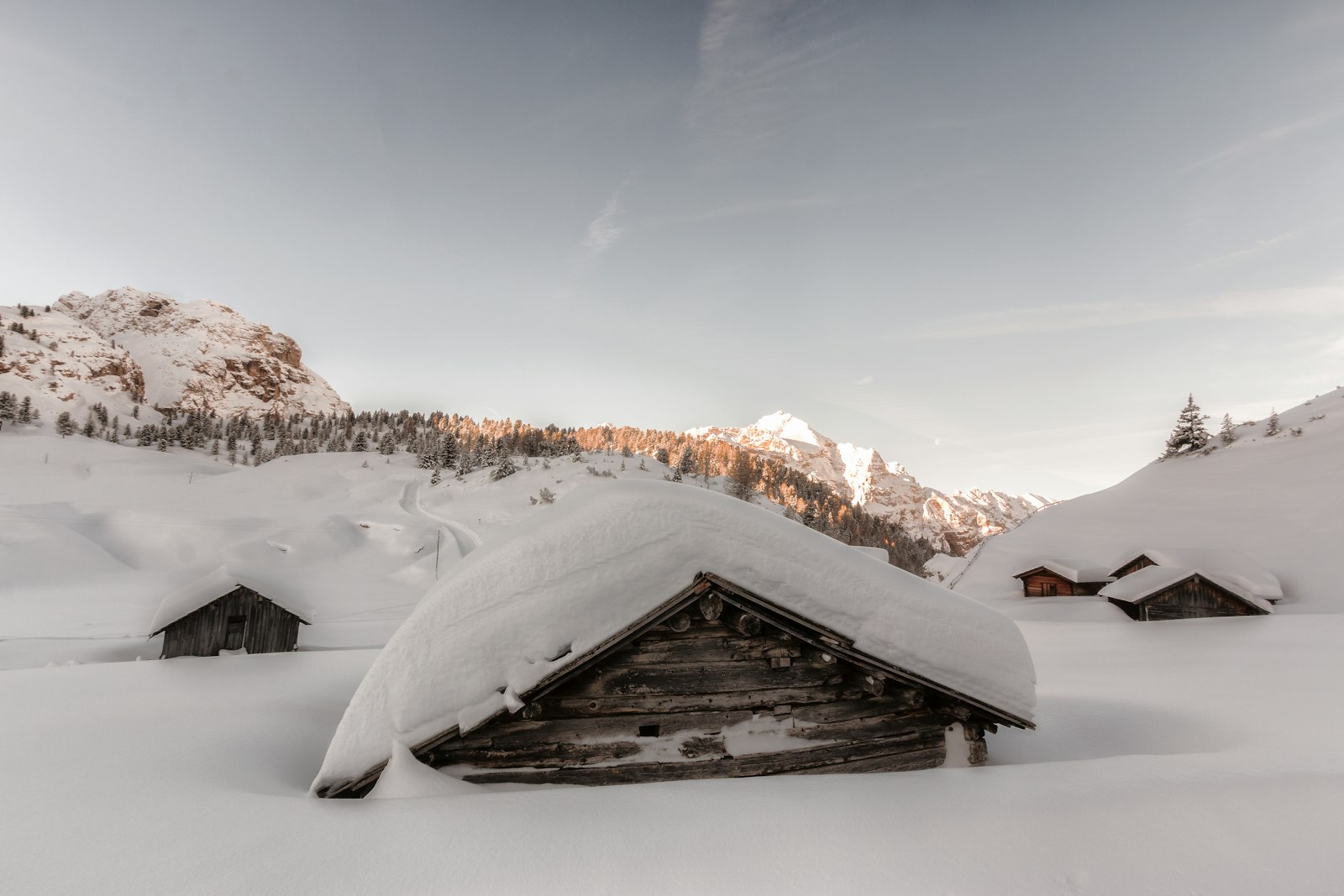 Canon EOS 70D + Canon EF-S 10-22mm F3.5-4.5 USM sample photo. Wooden house covered by photography