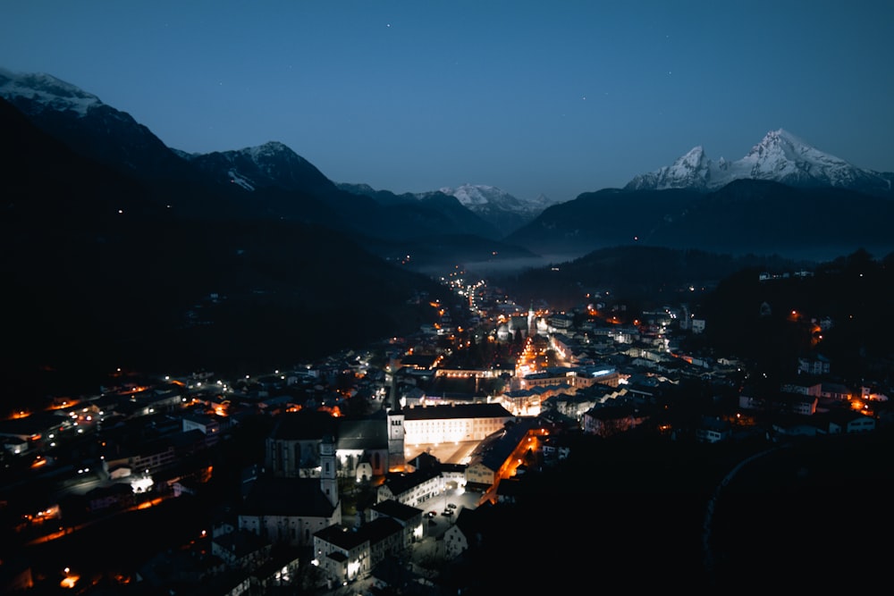 Photographie aérienne des lumières de la ville