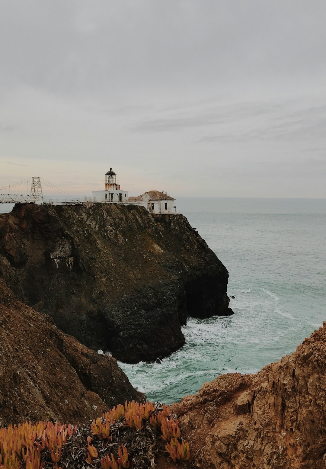 travelers stories about Cliff in Point Bonita Lighthouse, United States