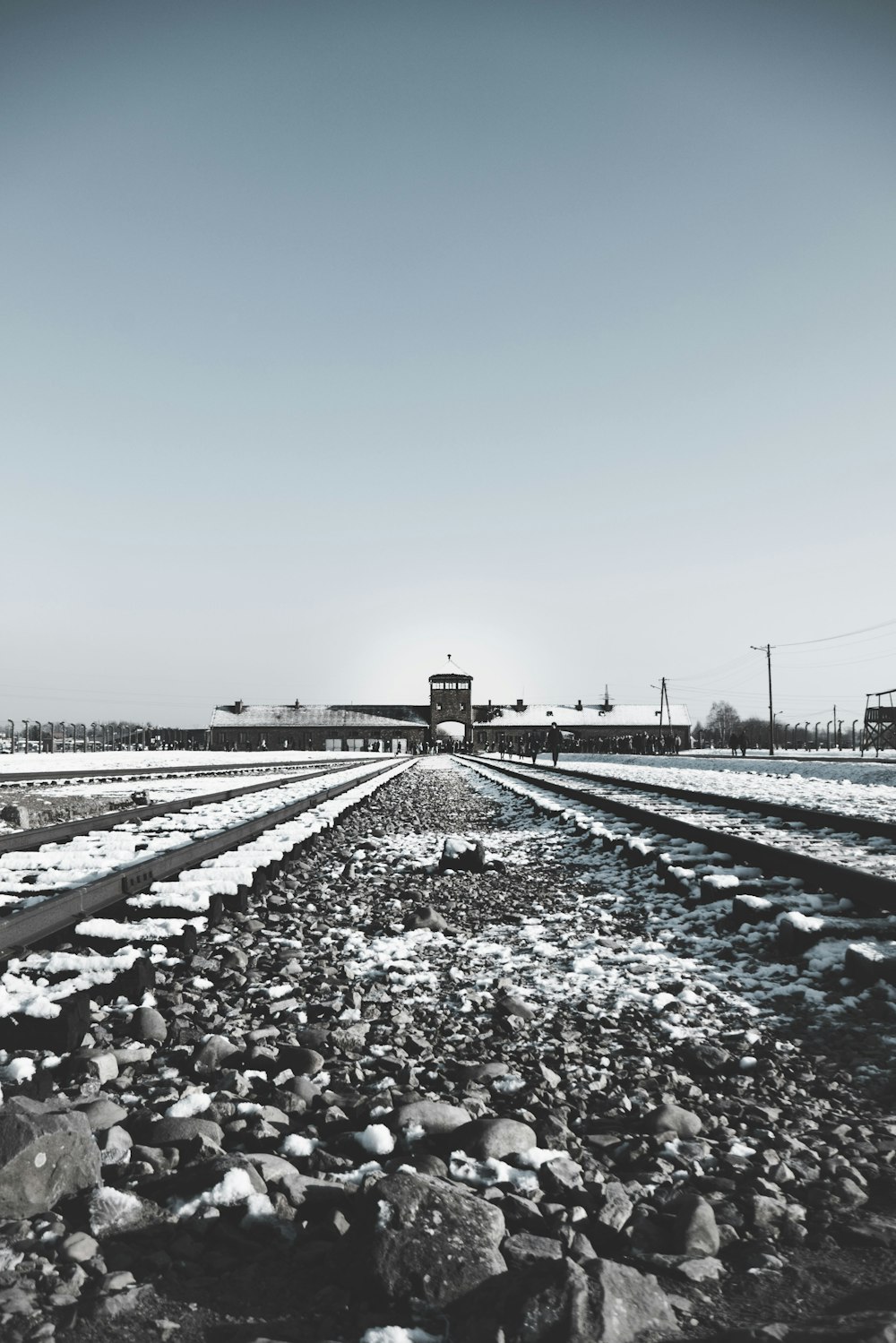 fotografia da ferrovia e da estação