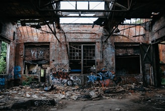photography of graffiti during daytime