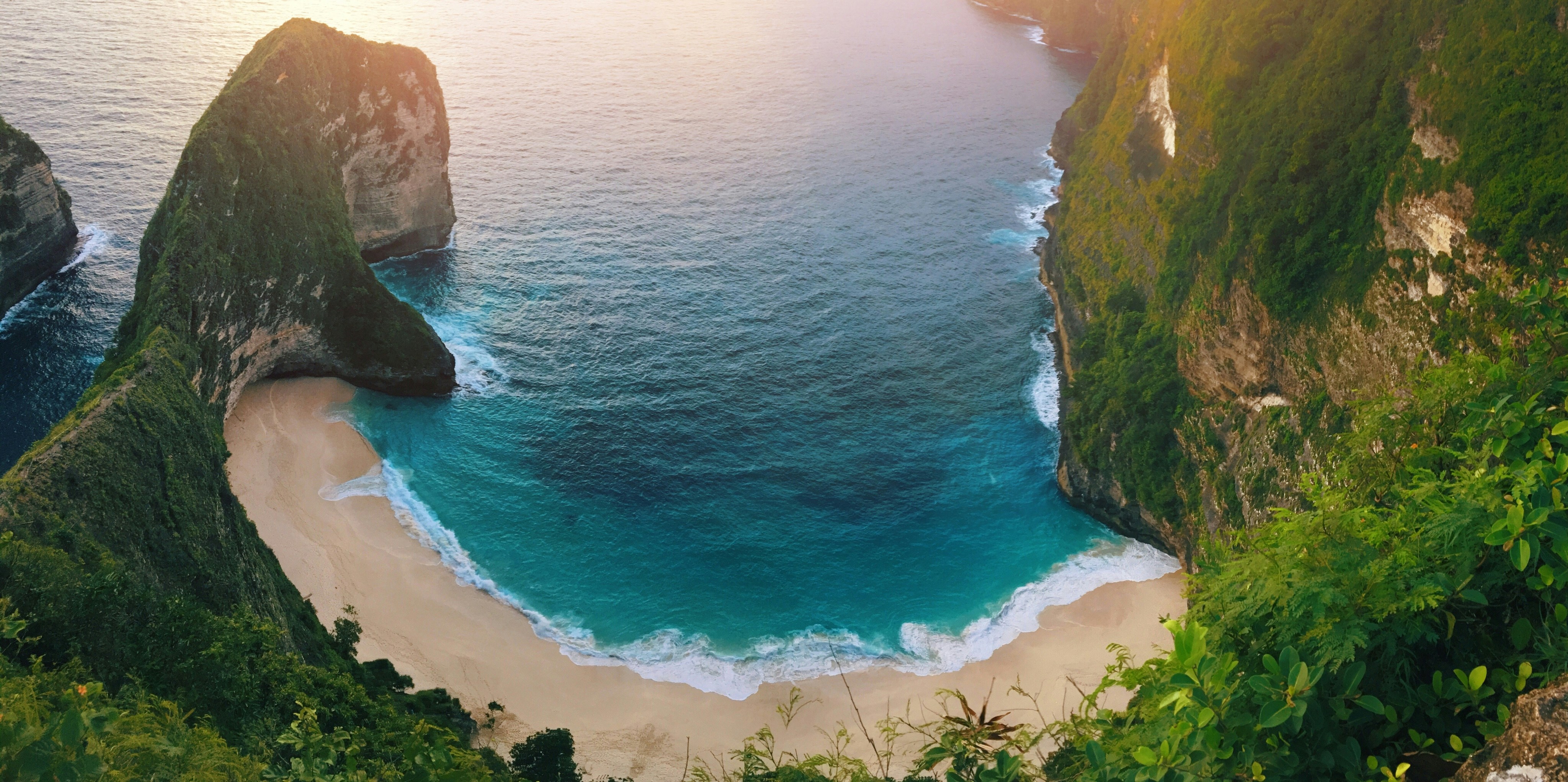 Nusa Penida Kelingking Beach cliff view Bali