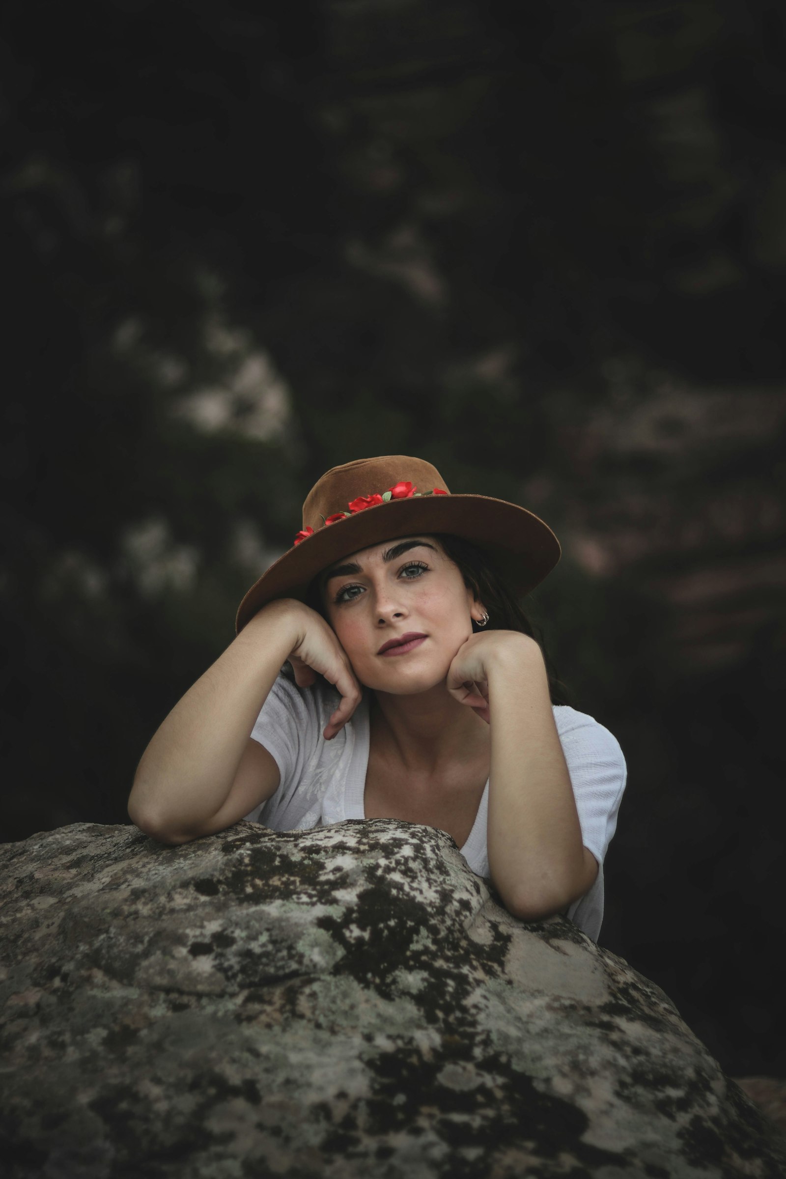 Canon EF 50mm F1.8 STM sample photo. Woman wearing hat leaning photography