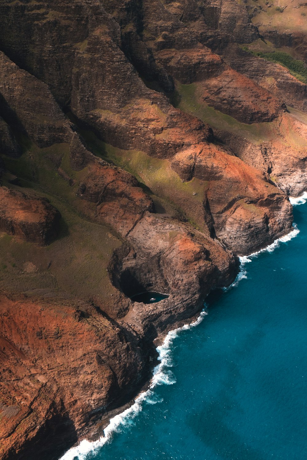 Fotografía aérea de formaciones rocosas