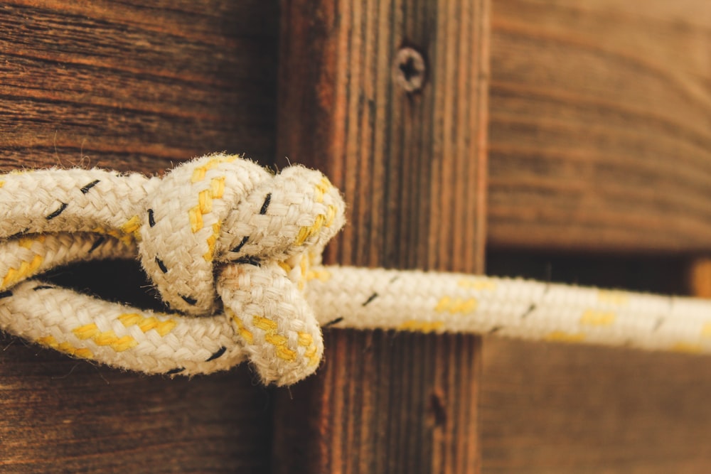 beige rope in bokeh photography