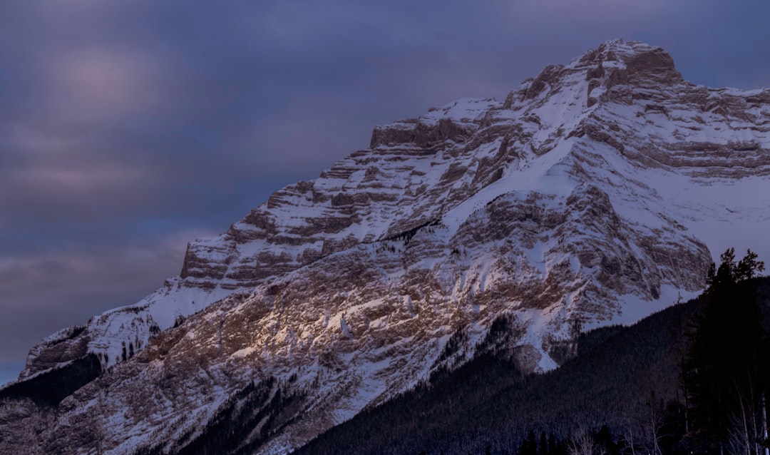 travelers stories about Summit in Lake Minnewanka, Canada