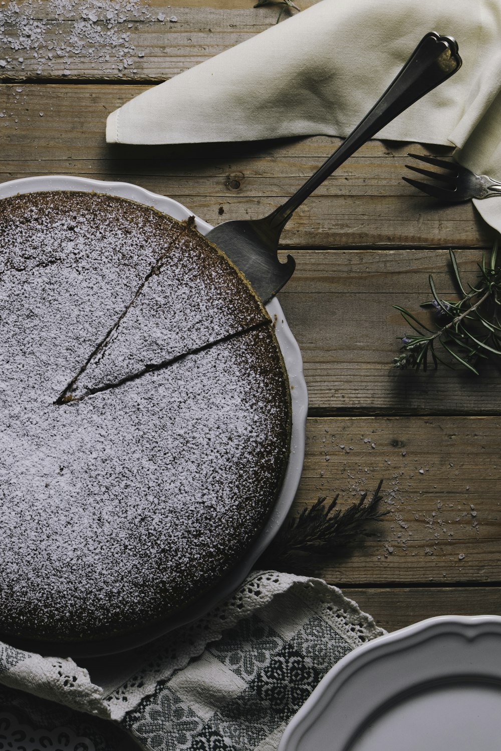 Prato de bolo de chocolate