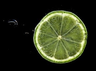 closeup photography of lime