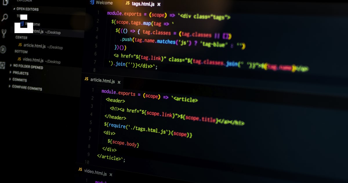 Display monitor turning on photo – Free Code Image on Unsplash