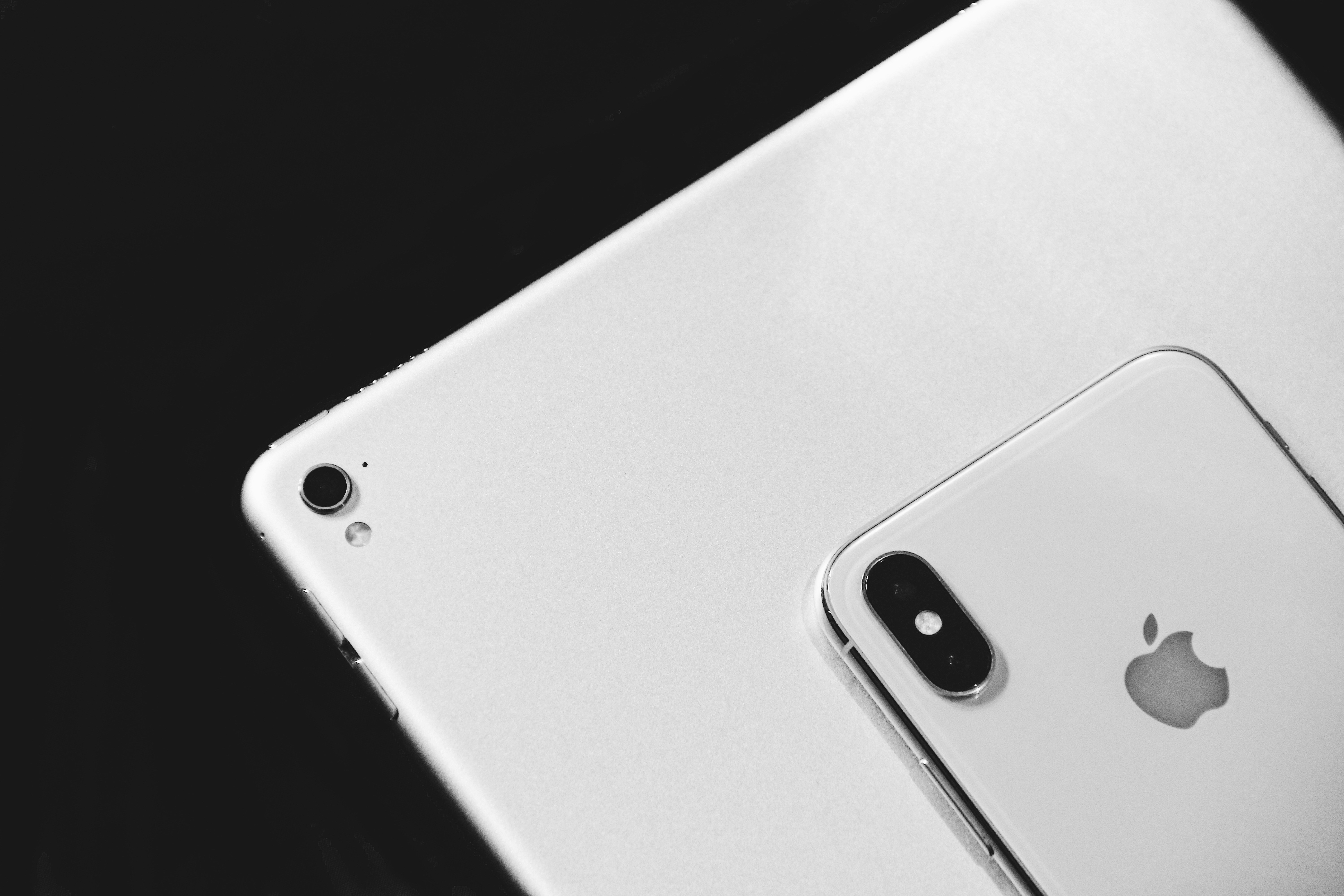 华为M2与iPad mini 2，小尺寸平板的新老对决，谁更值得你的选择？