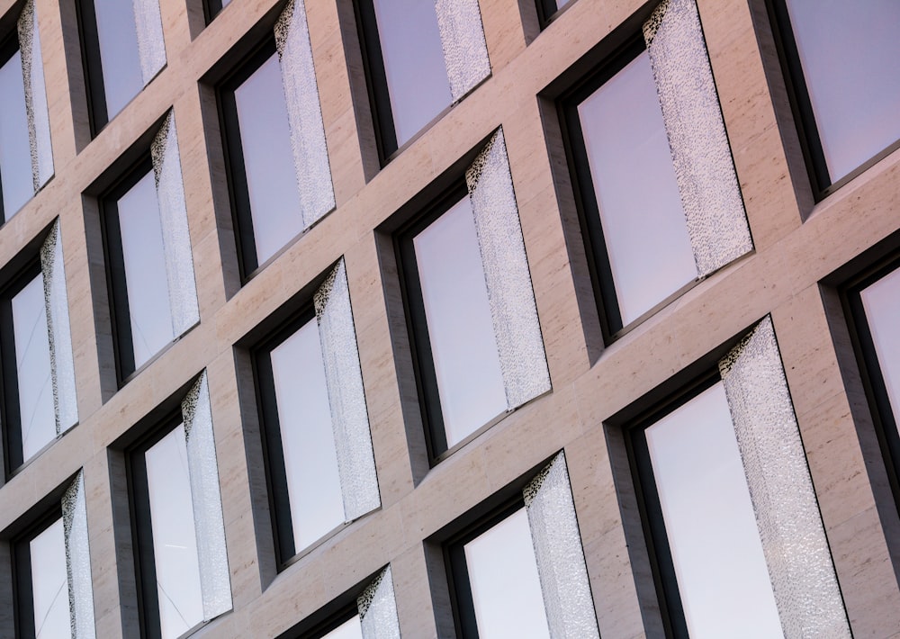 Edificio con ventanas de cristal