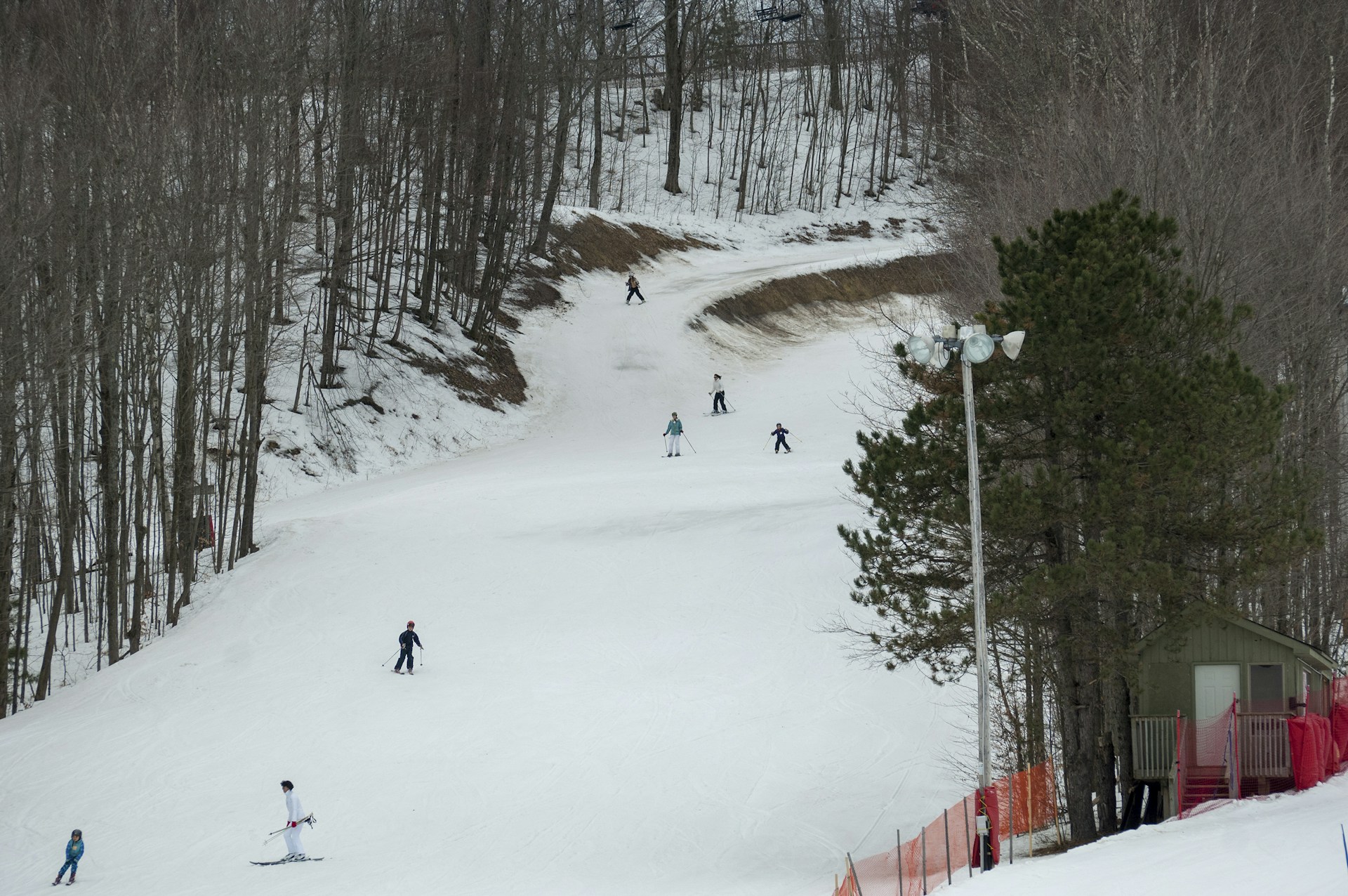 black and white bed linen