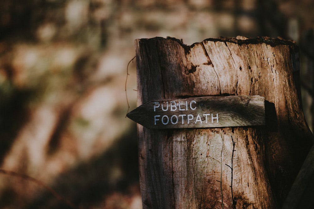 public footpath signage selective focus photography