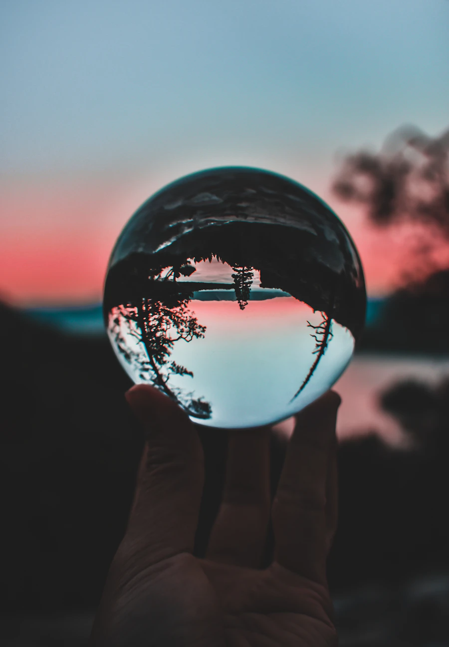 https://images.unsplash.com/photo-1516373829531-29d21ac7f9d6?auto=format&fit=crop&w=900&q=80