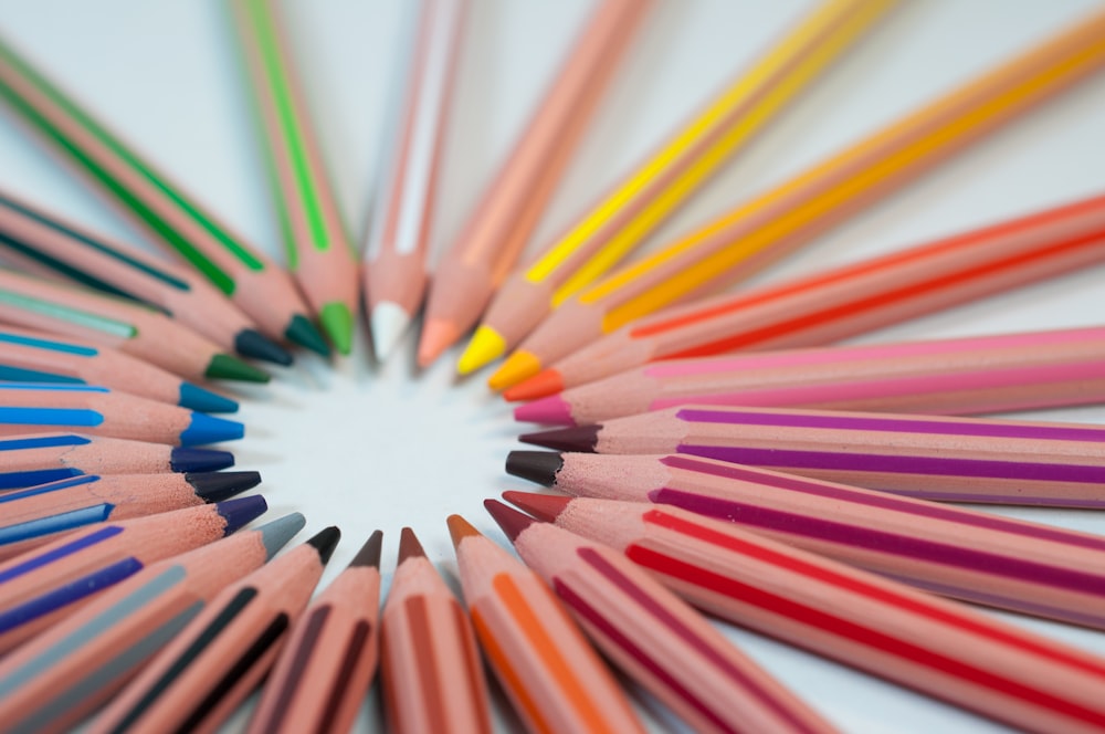 crayon de couleur assortie