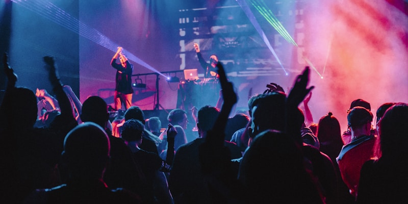 Will Netflix add more than 5M subscribers in Q2 2026?