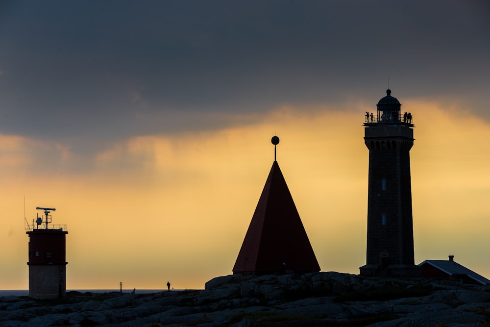 茶色の灯台タワー