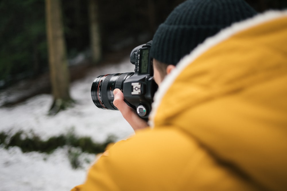 close up photography of man talking photo