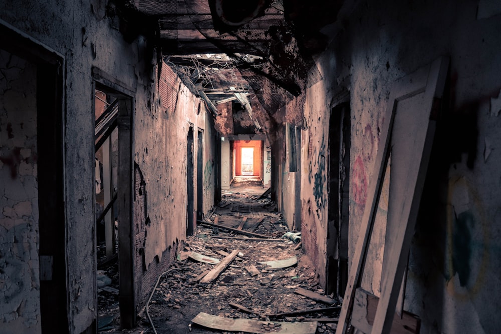 Edificio abandonado gris