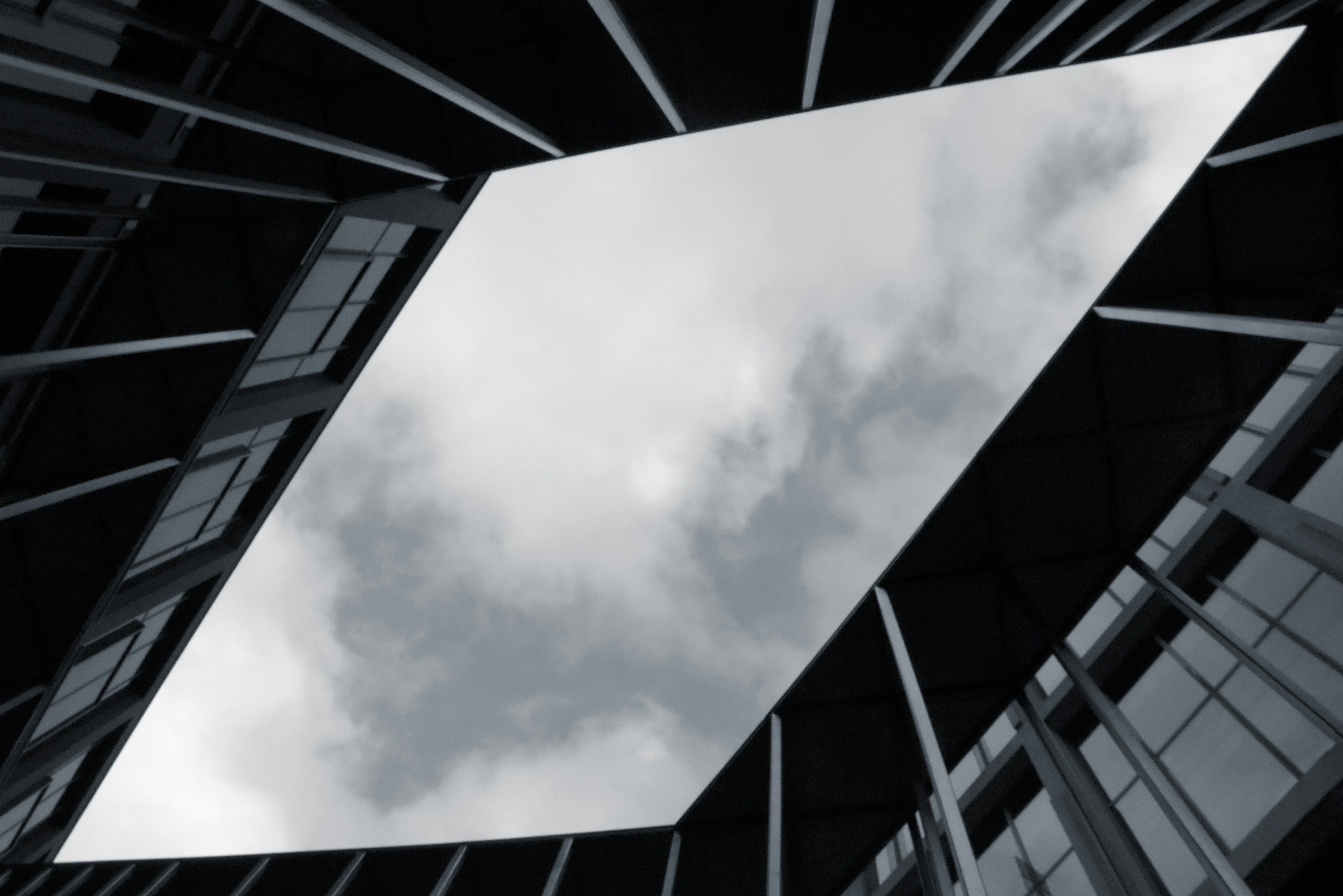 华为V系列与P系列，双旗舰并驱，定义影像与科技的边界