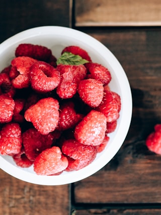 red raspberries in bowl
