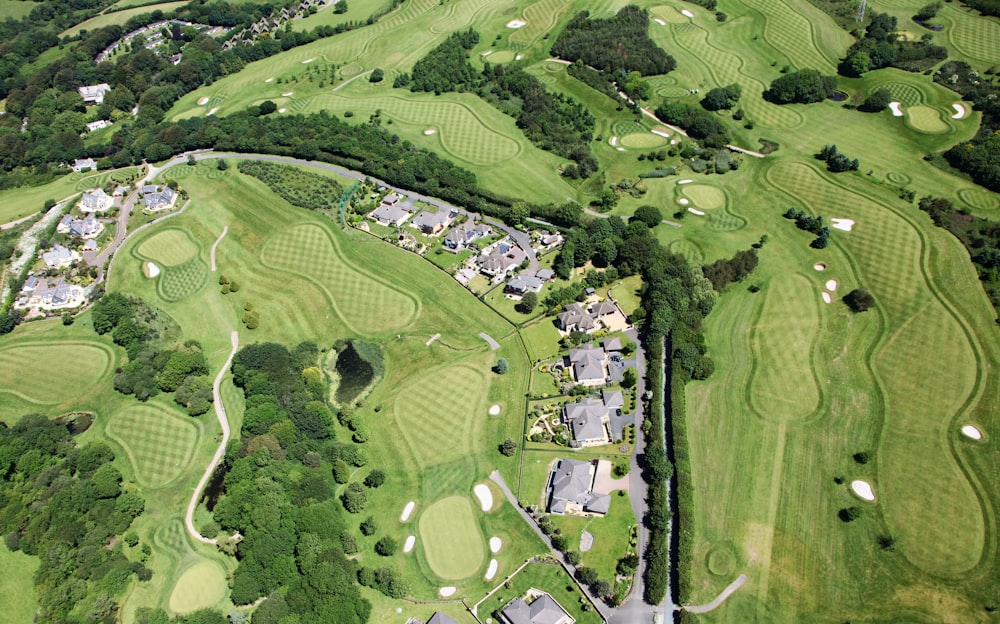 vista aérea do campo de golfe