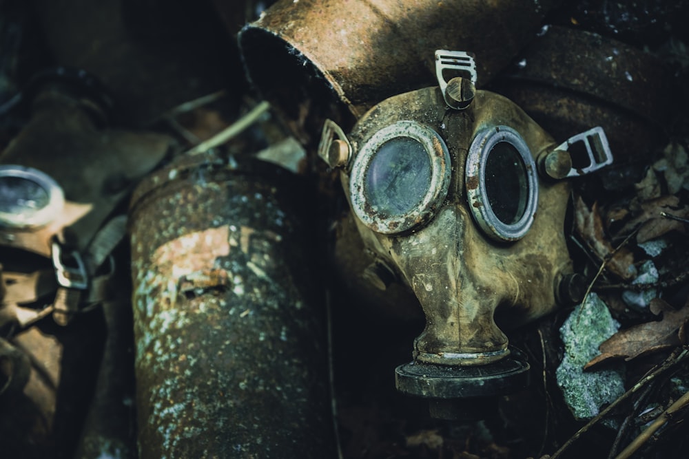 Photographie à mise au point superficielle d’un masque à gaz