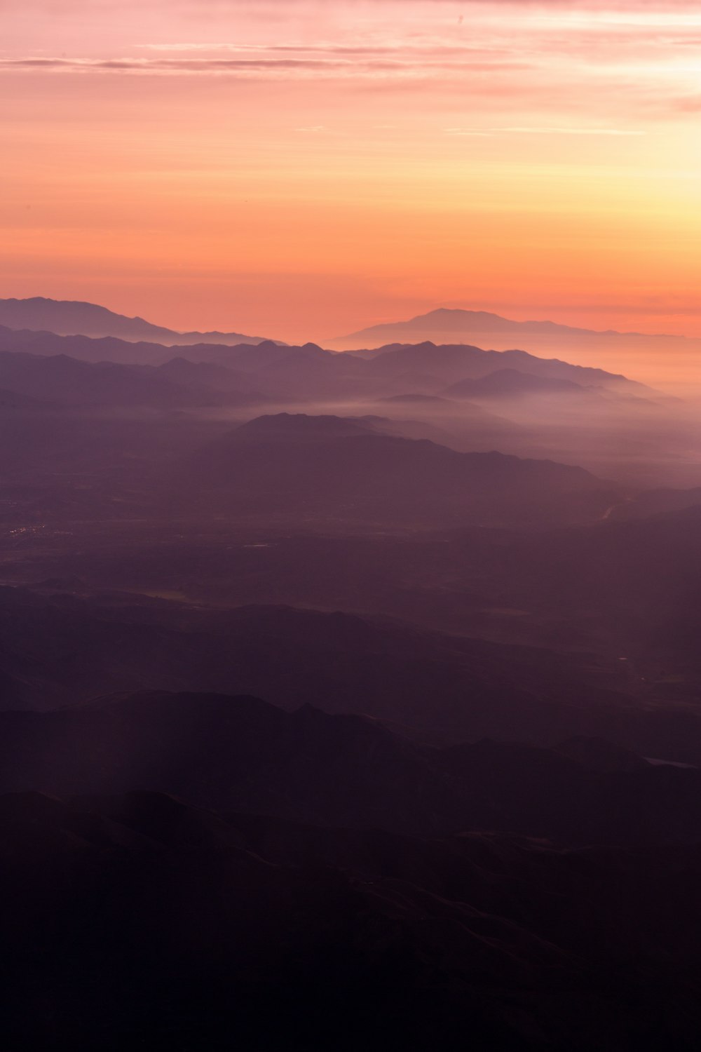 photographie de paysage de montagnes