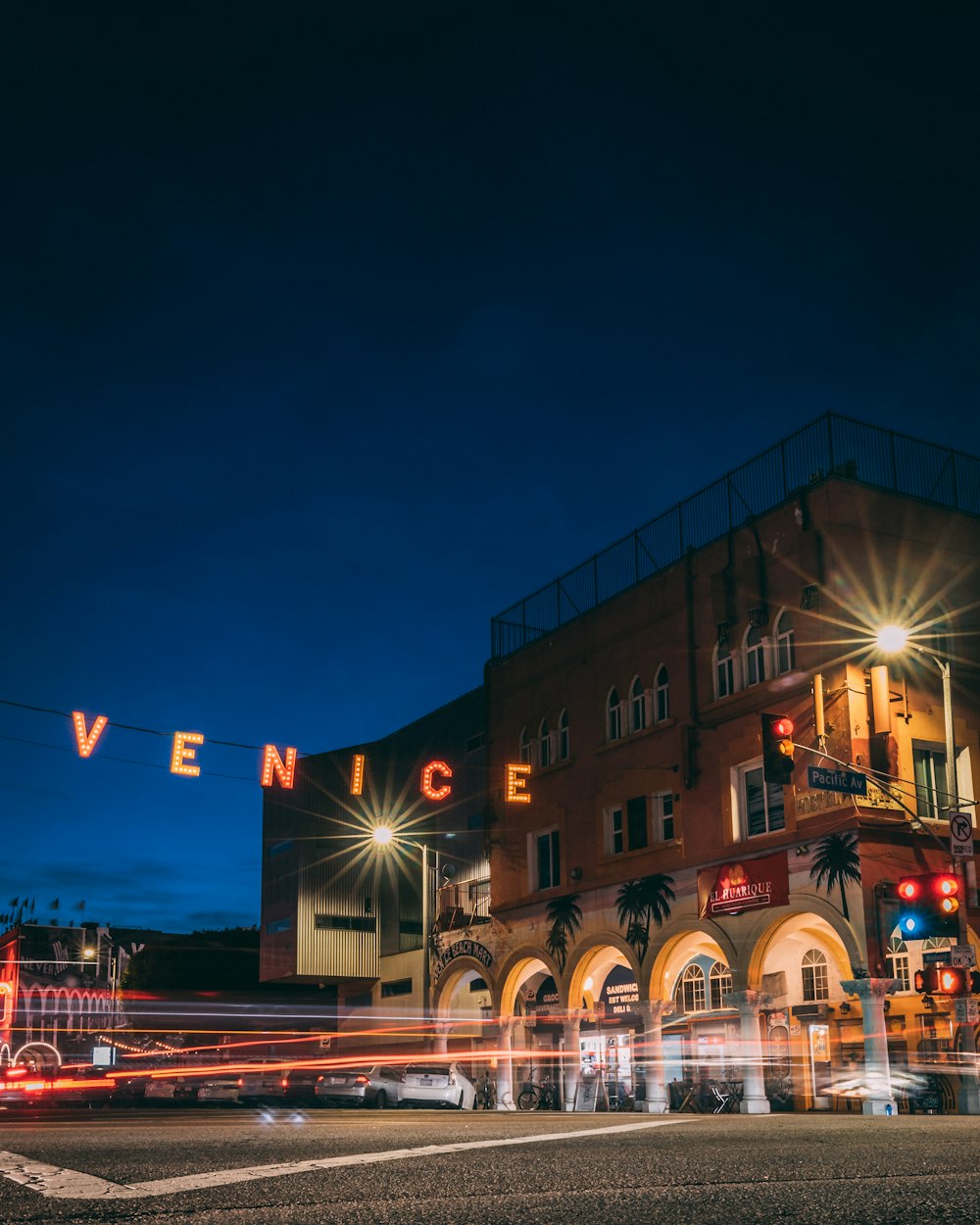 Photographie timelapse de voitures sur route