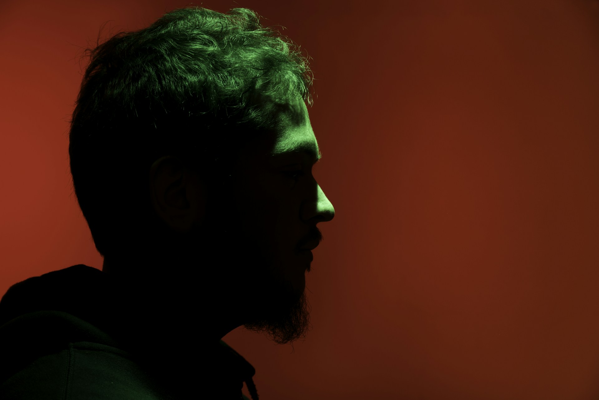 gray computer monitor